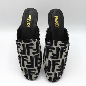 FENDI PUMPS Black