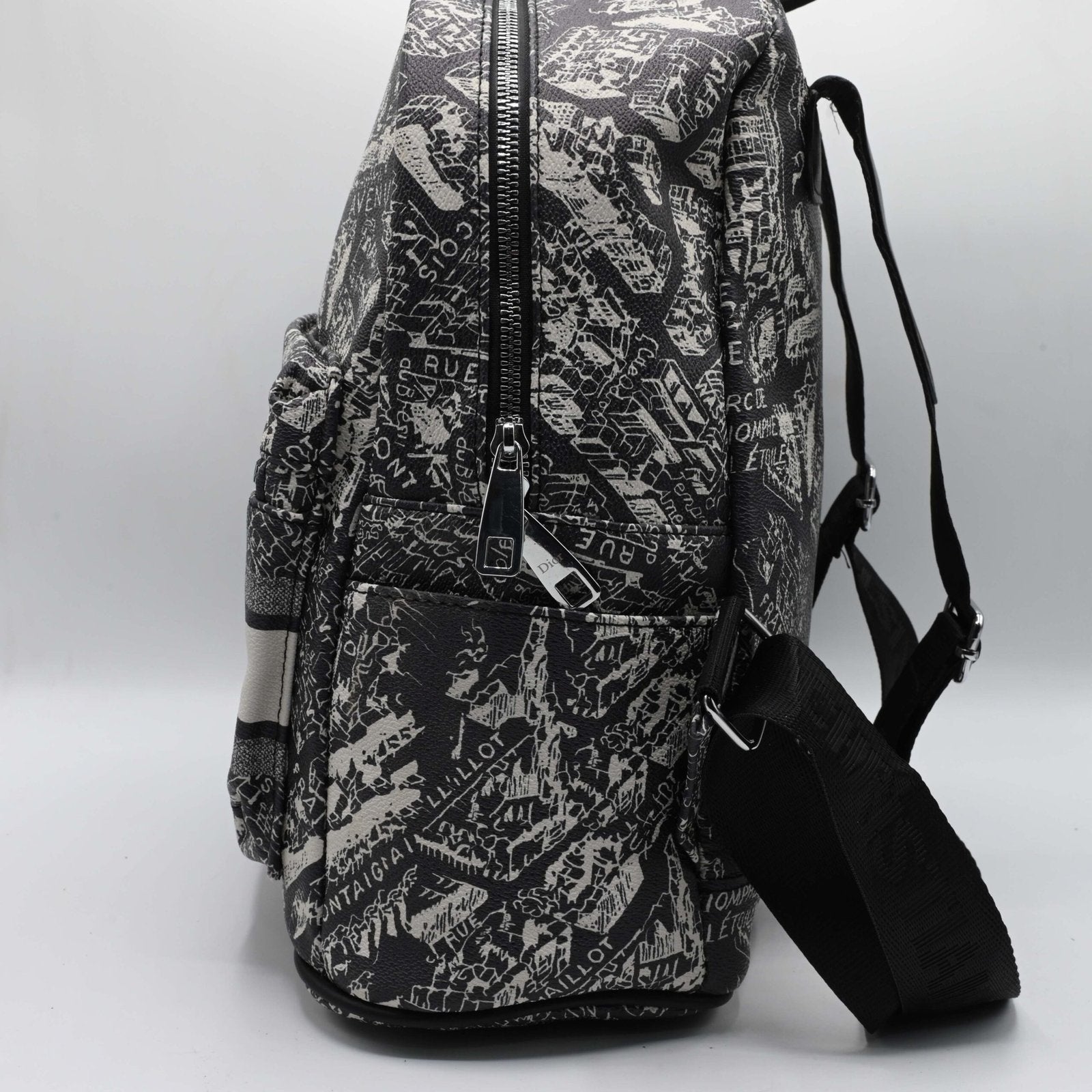 CHISTIAN DIOR BAGPACK black (3)