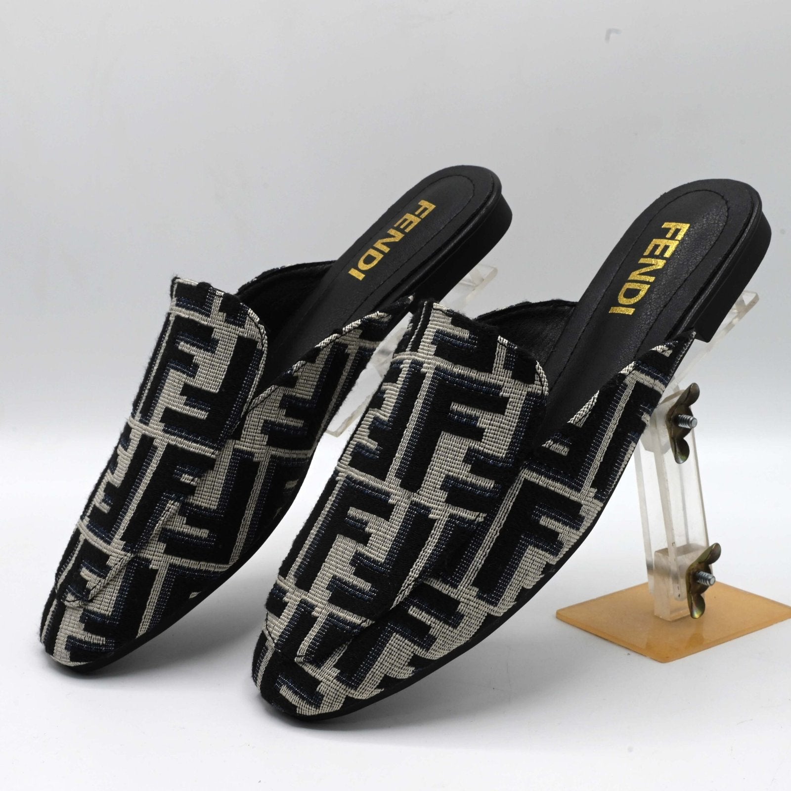 FENDI PUMPS Black (3)