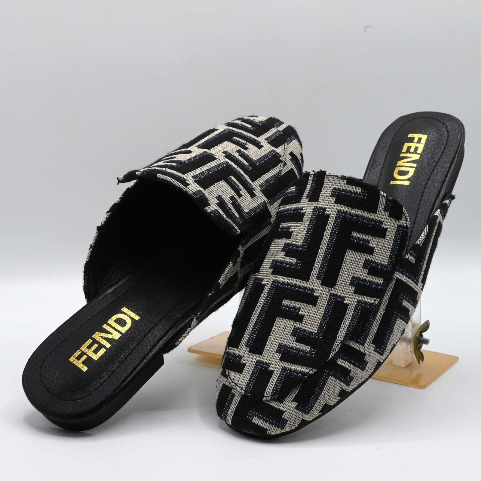 FENDI PUMPS Black (4)