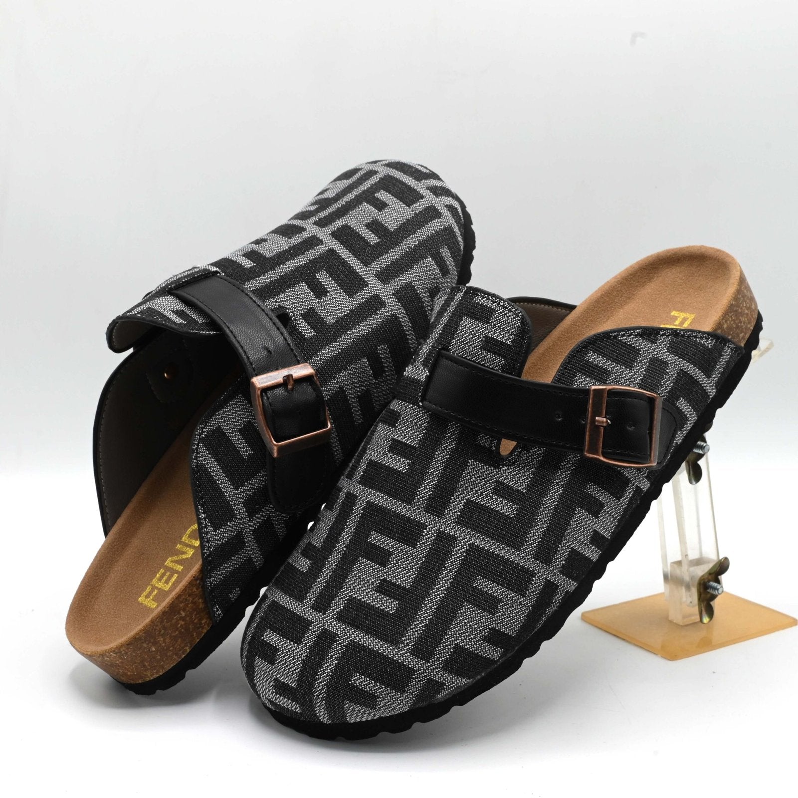 FENDI PUMPS Black (4)