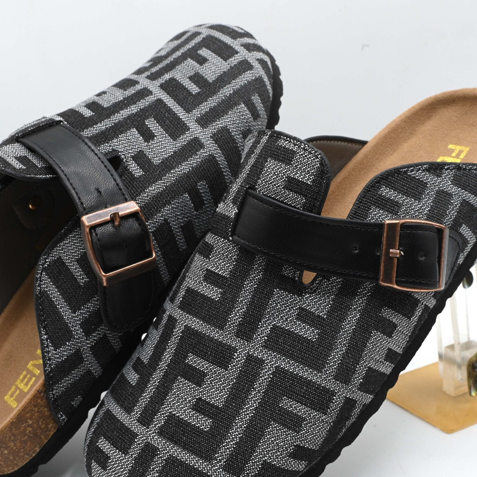 FENDI PUMPS Black (5)