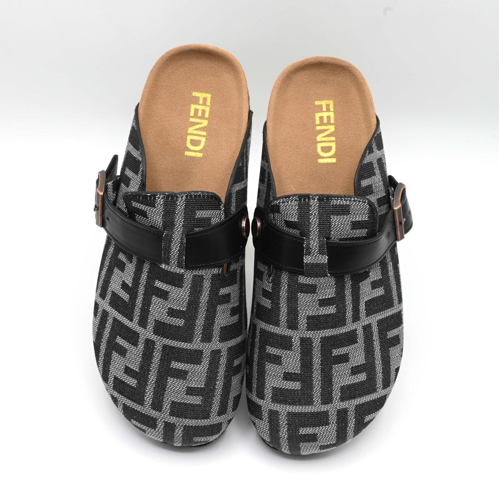 FENDI PUMPS Black