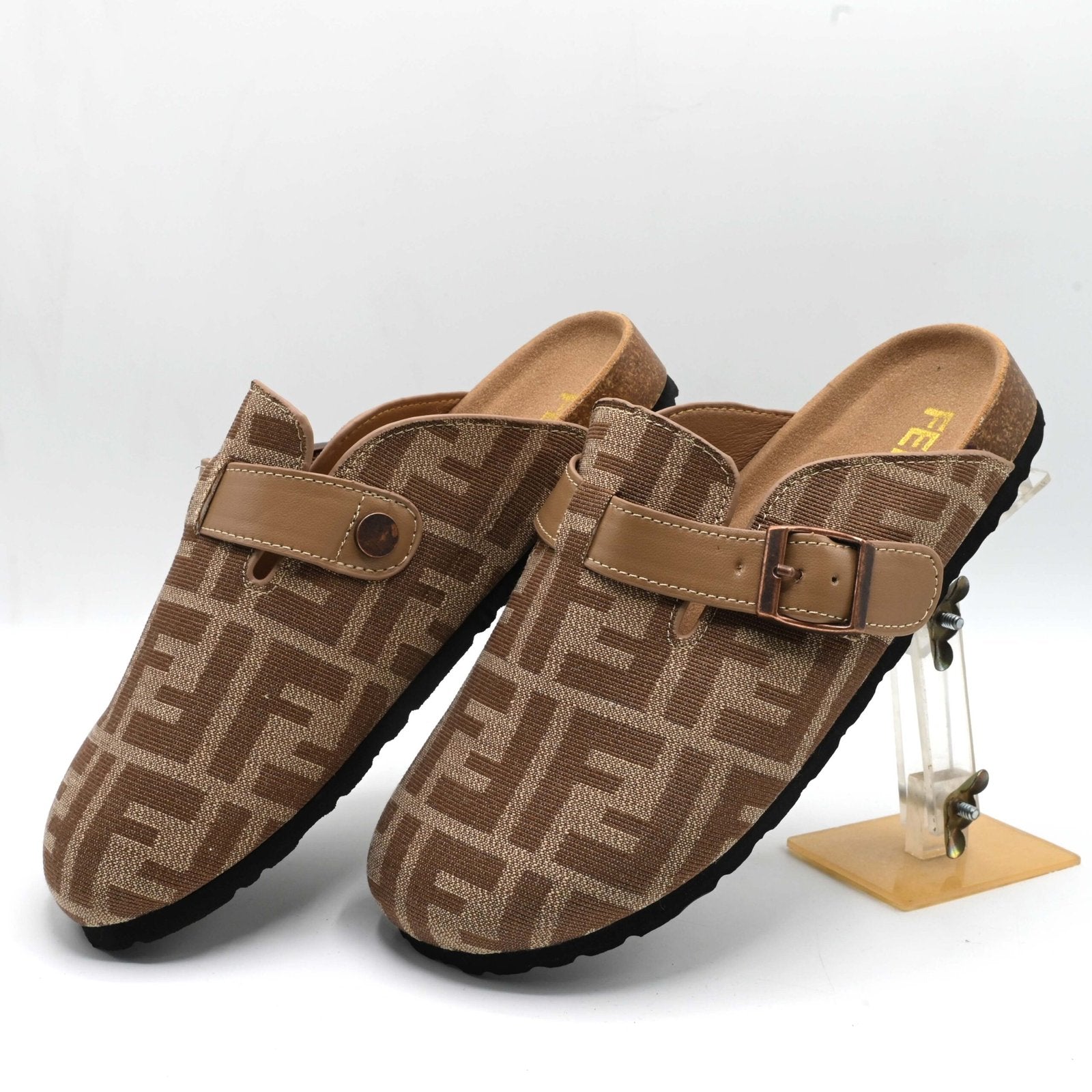 FENDI PUMPS Golden (3)