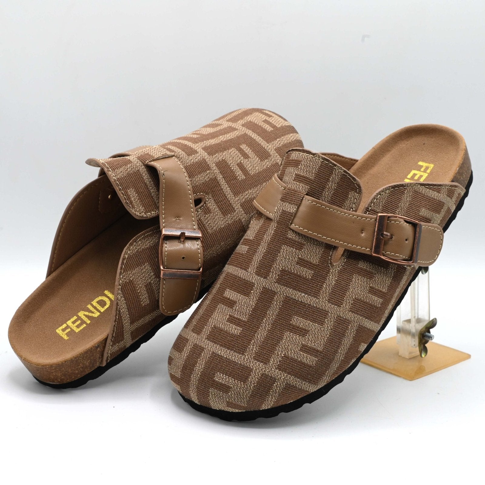 FENDI PUMPS Golden (4)