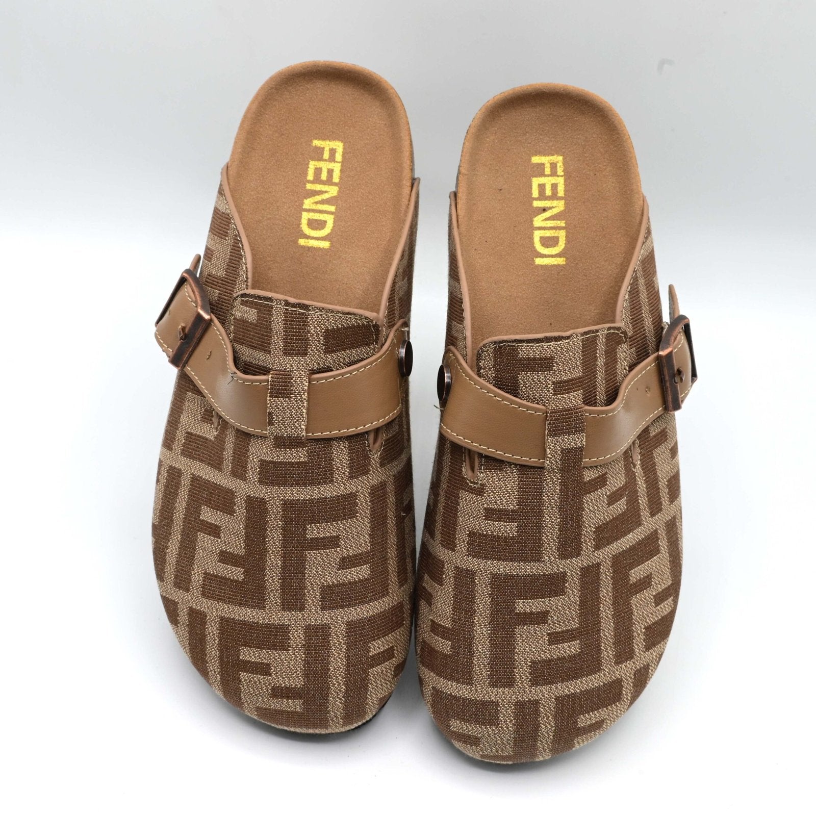 FENDI PUMPS Golden