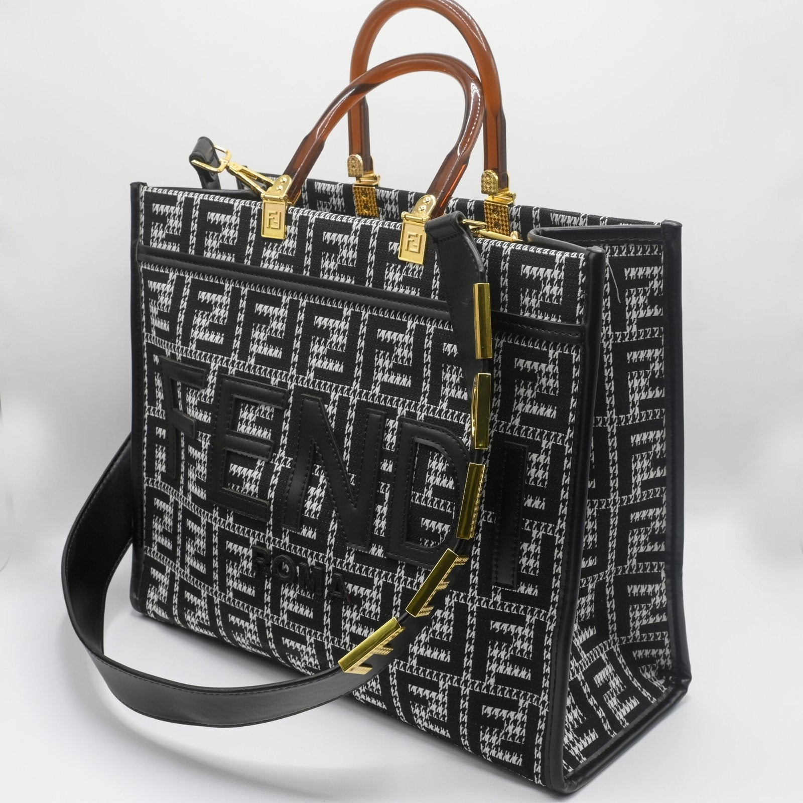 FENDI TOTE BAG Black2 02