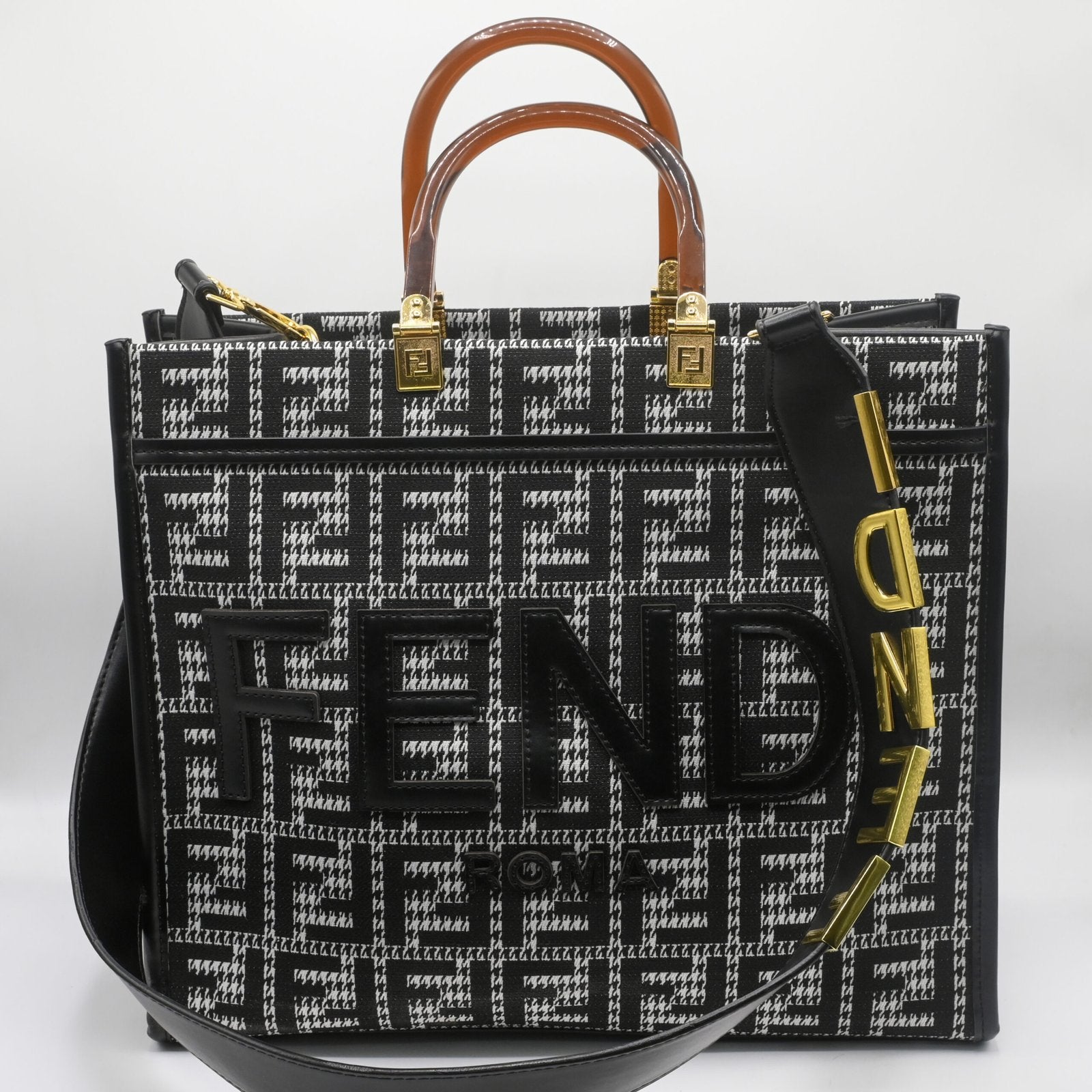 FENDI TOTE BAG Black2