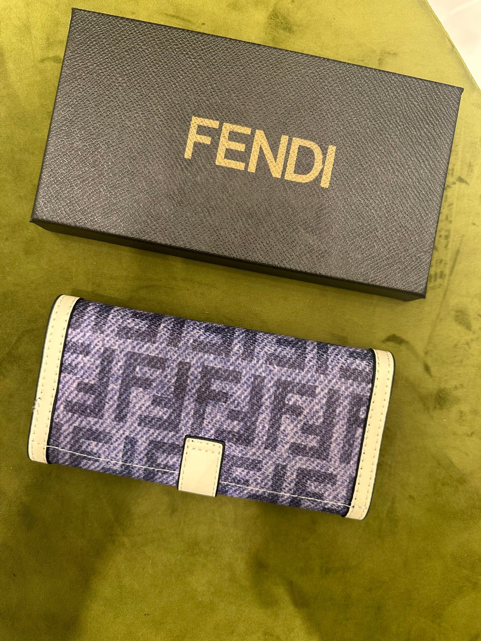 FENDI WALLET (3)