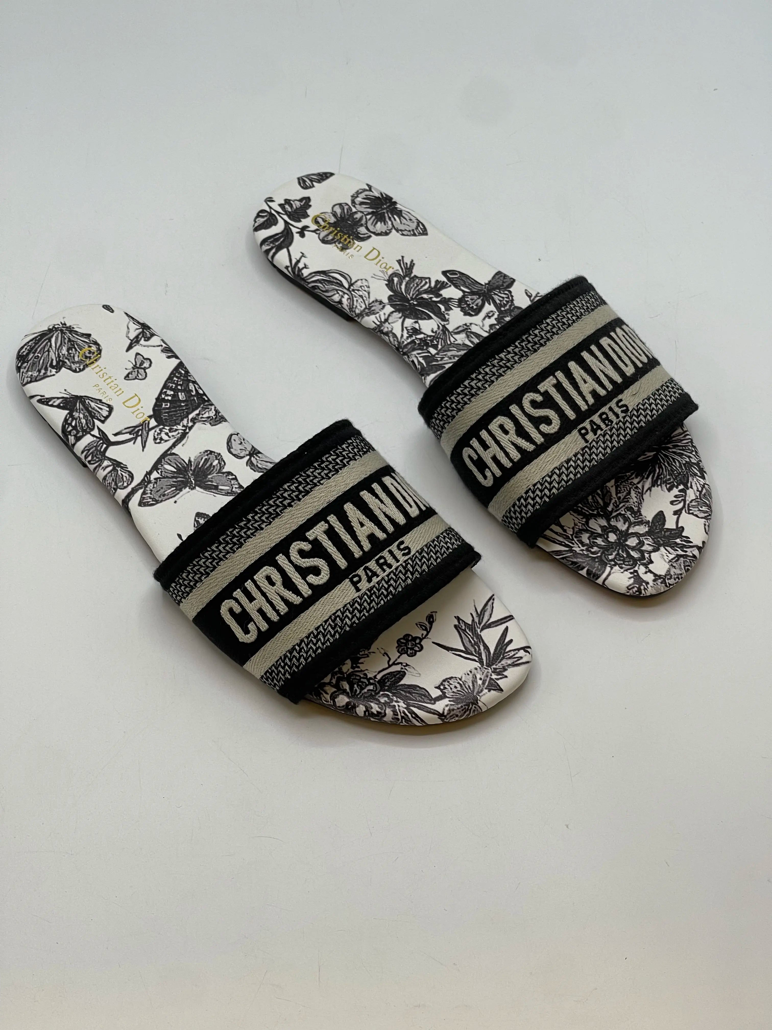 DI slippers - Black & Beige