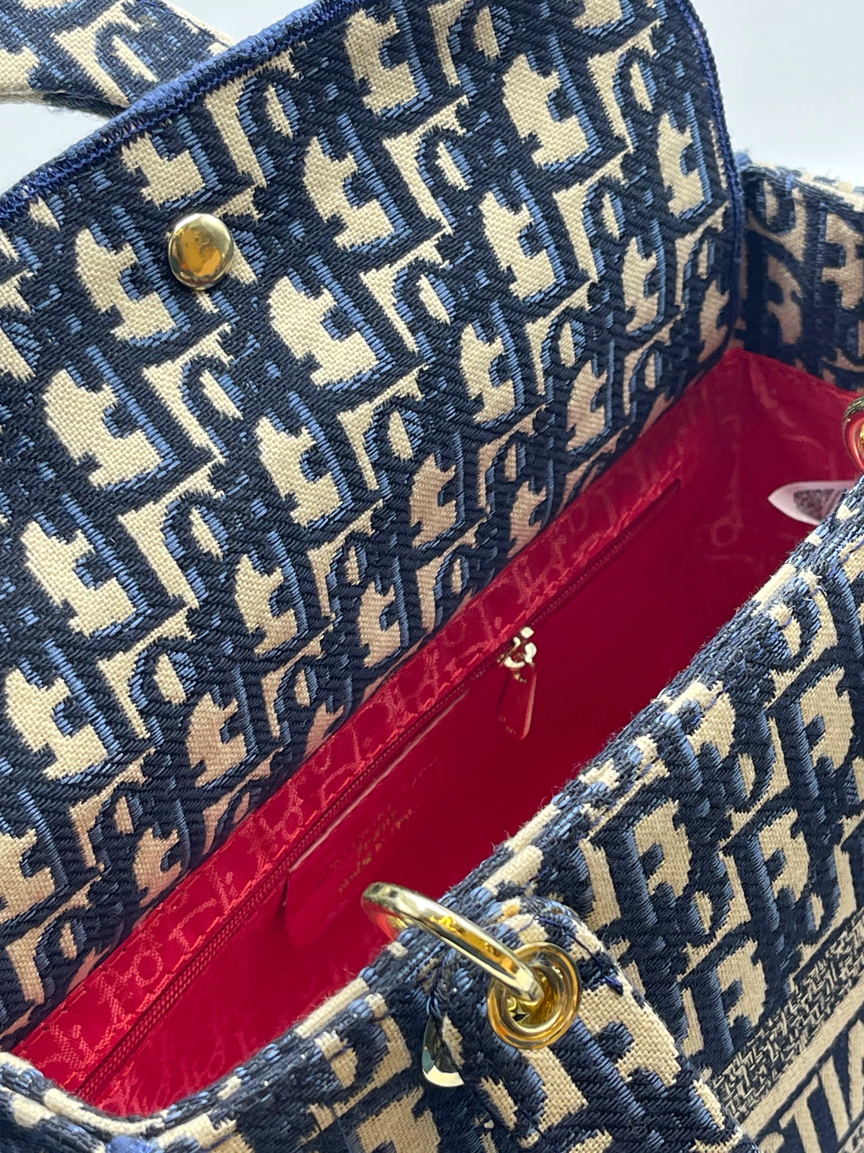 LADY DI HAND BAG - Black Oblique