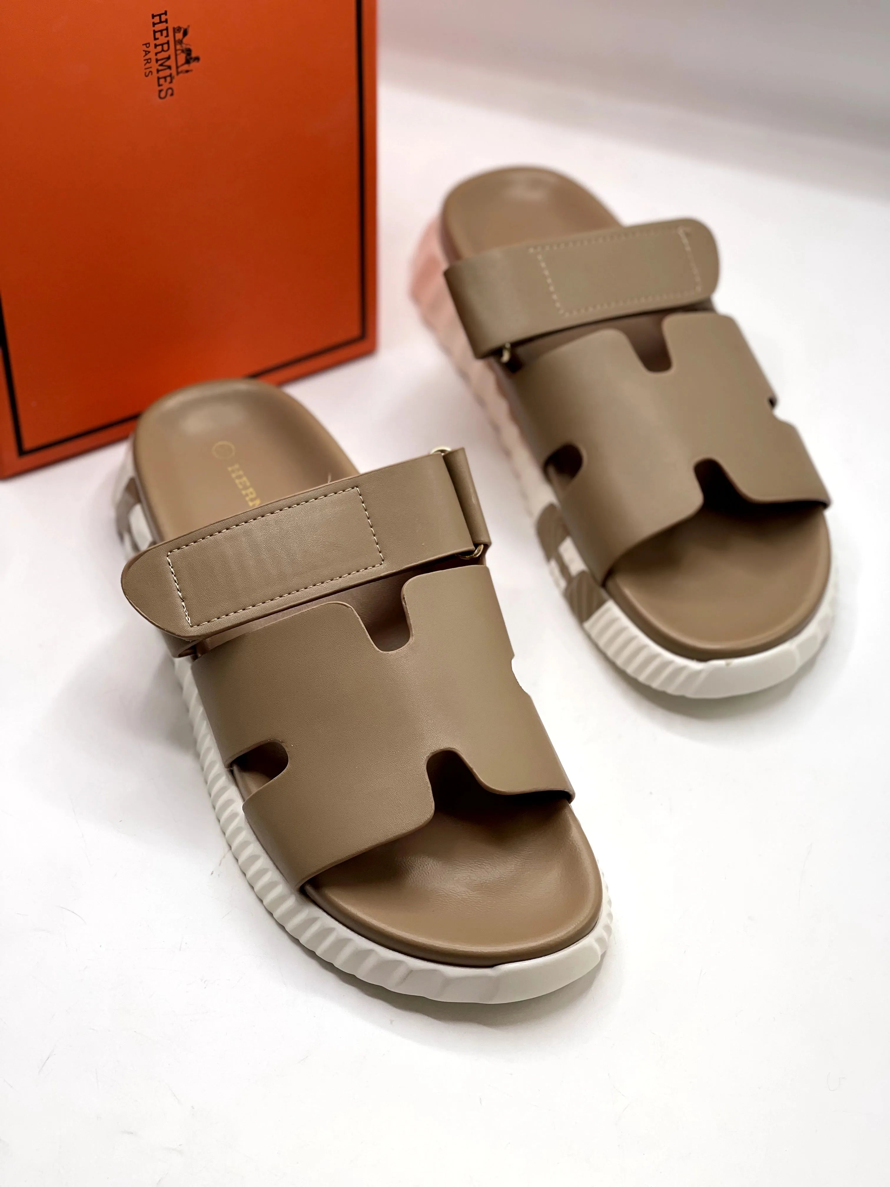 HM SLIPPERS WITH MEDICATED SOLE Grey