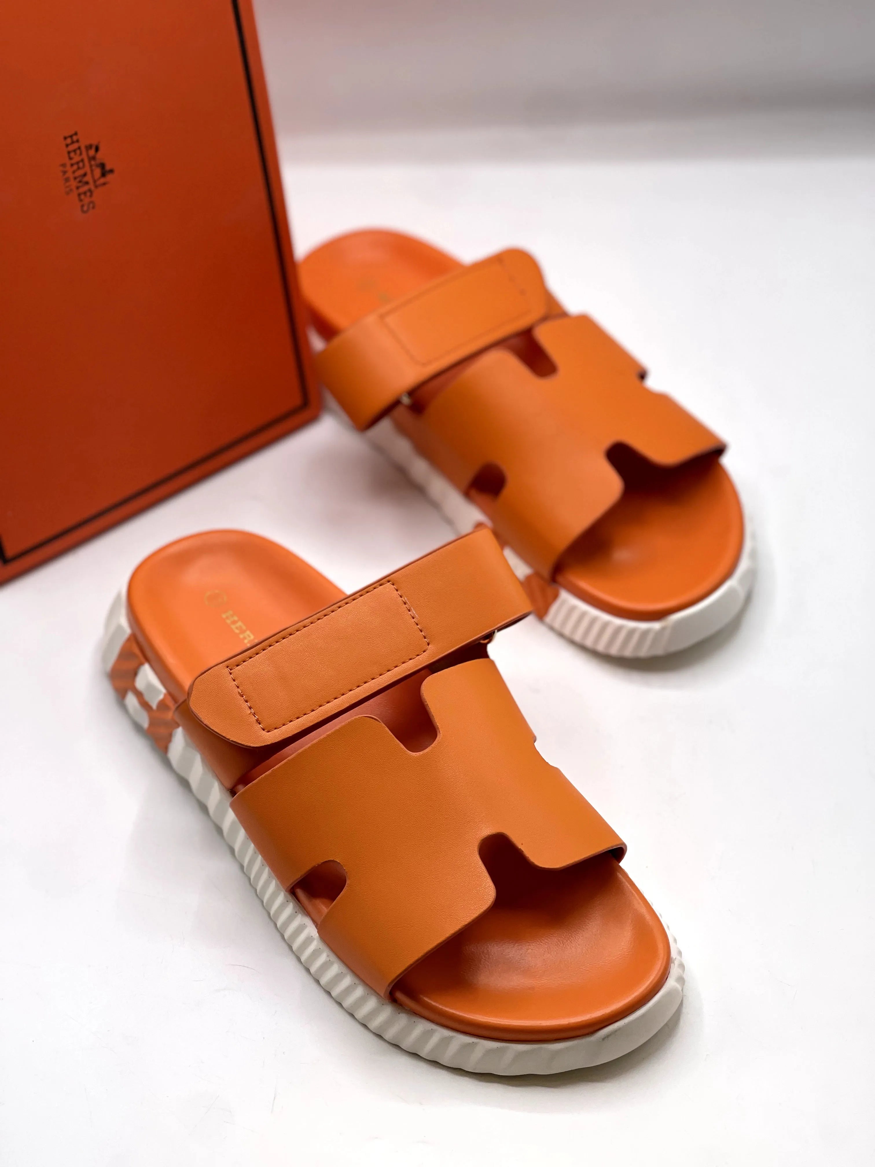 HM SLIPPERS WITH MEDICATED SOLE Orange