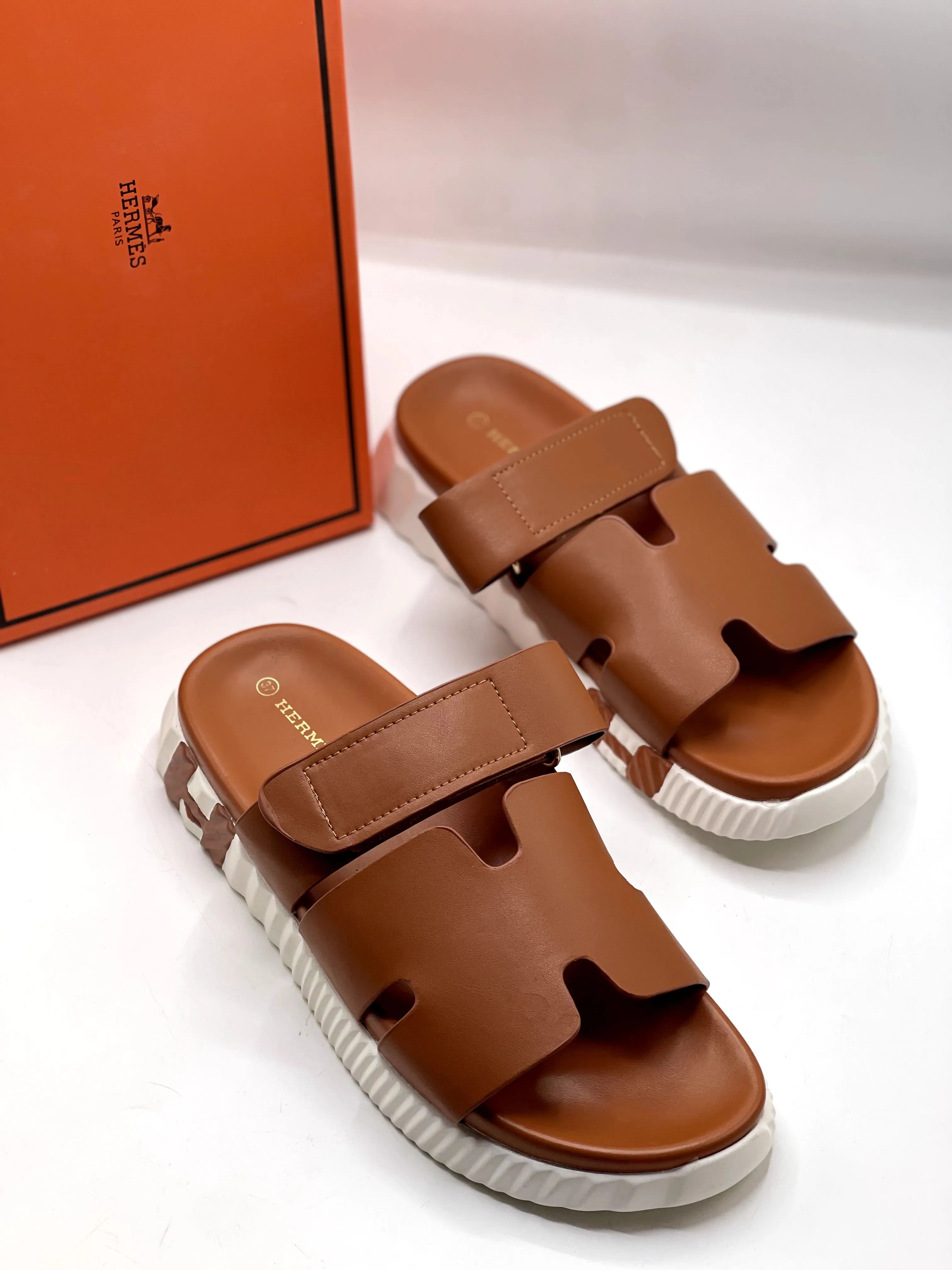 HM SLIPPERS WITH MEDICATED SOLE Light Brown