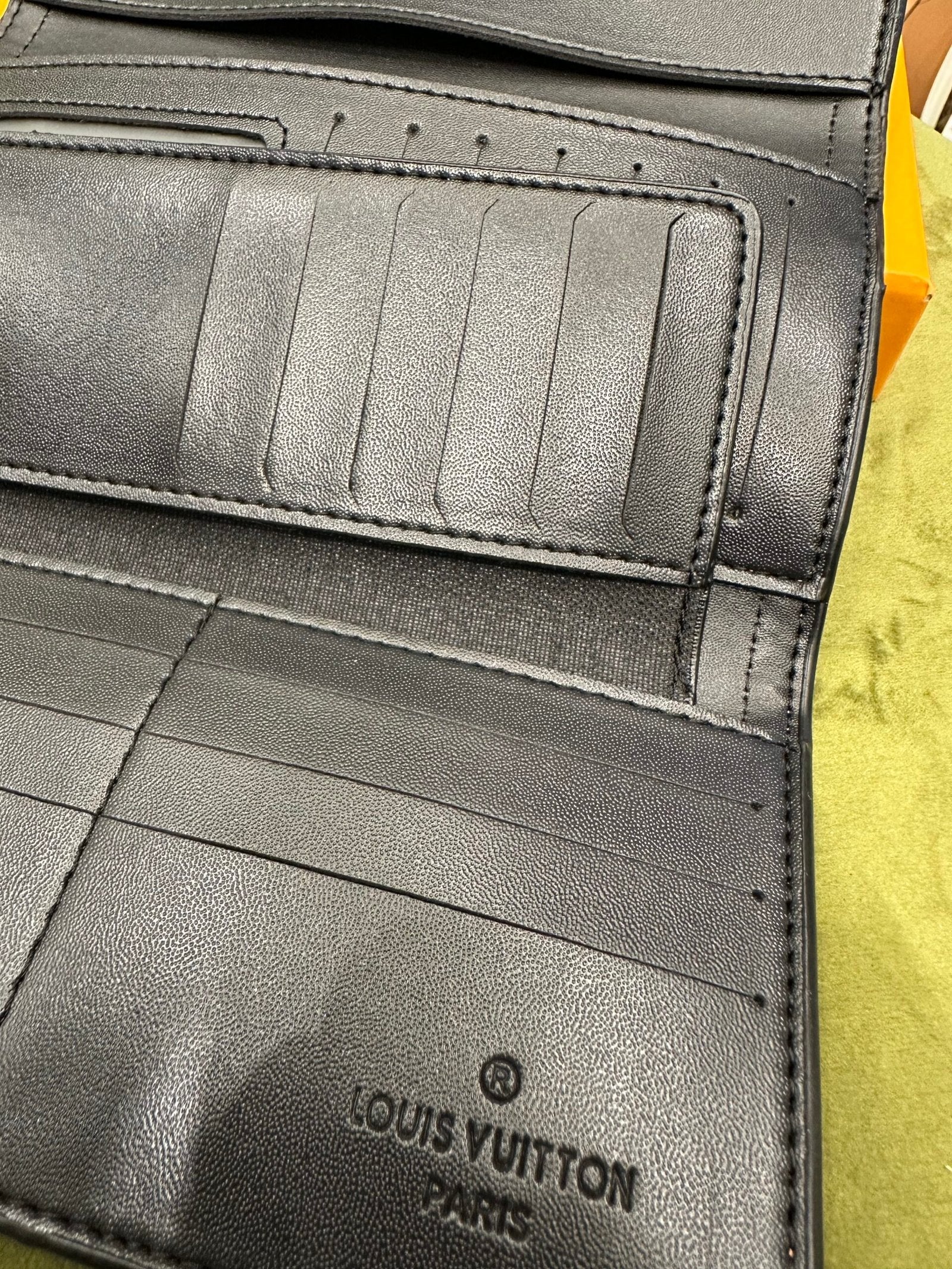 LOUIS VUITION WALLET (10)