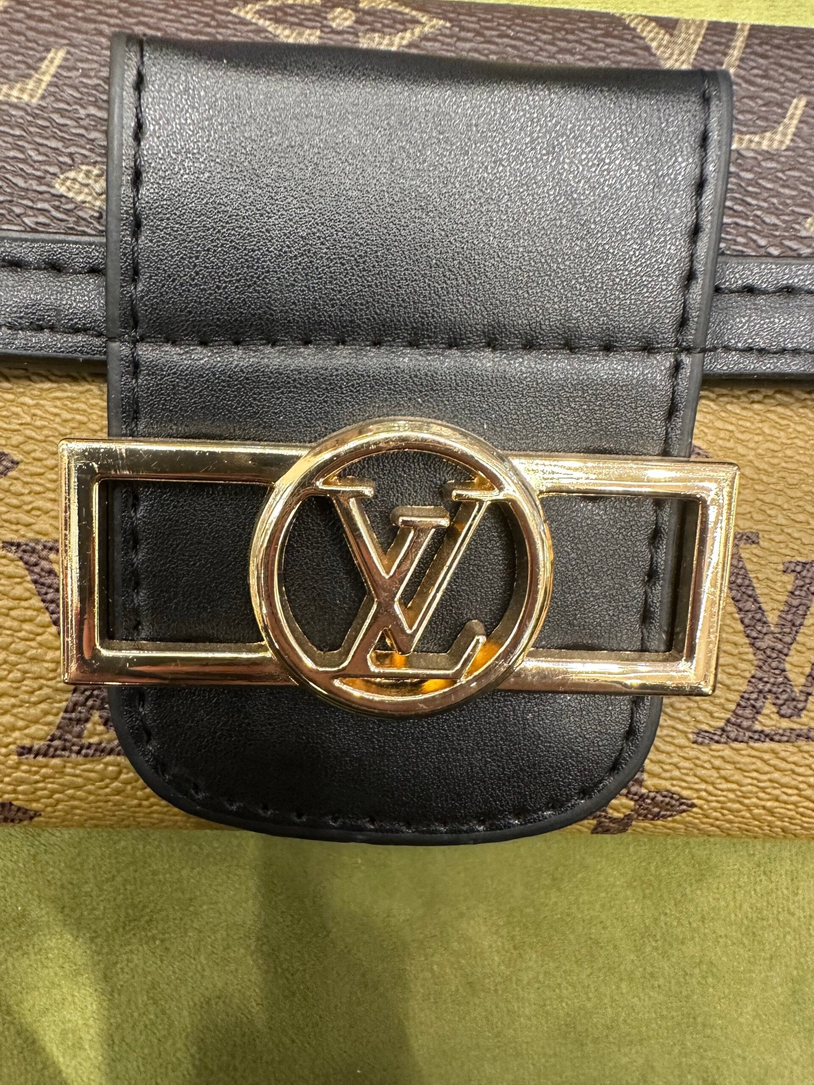 LOUIS VUITION WALLET (3)