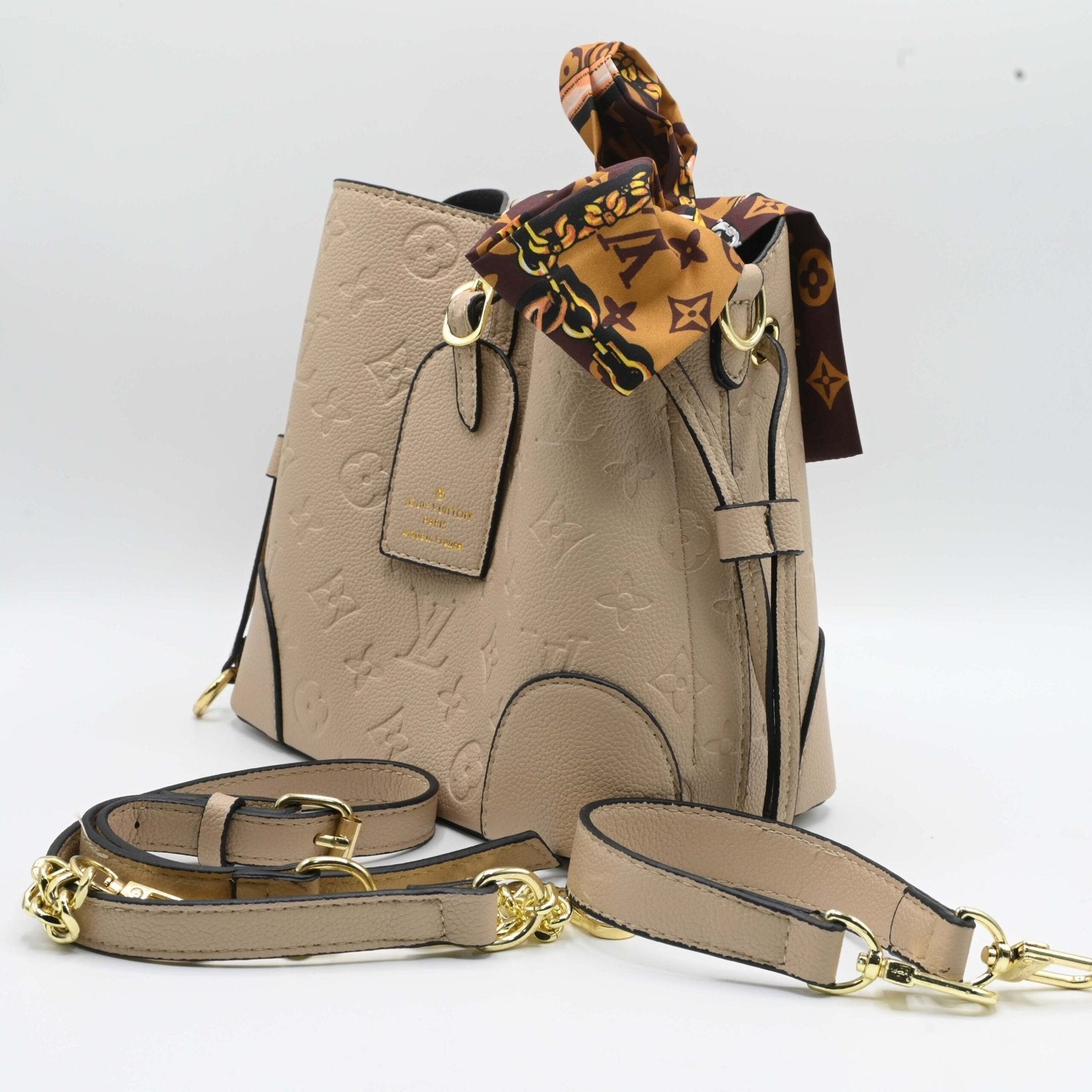 Louis Vuitton BUCKET White (3)