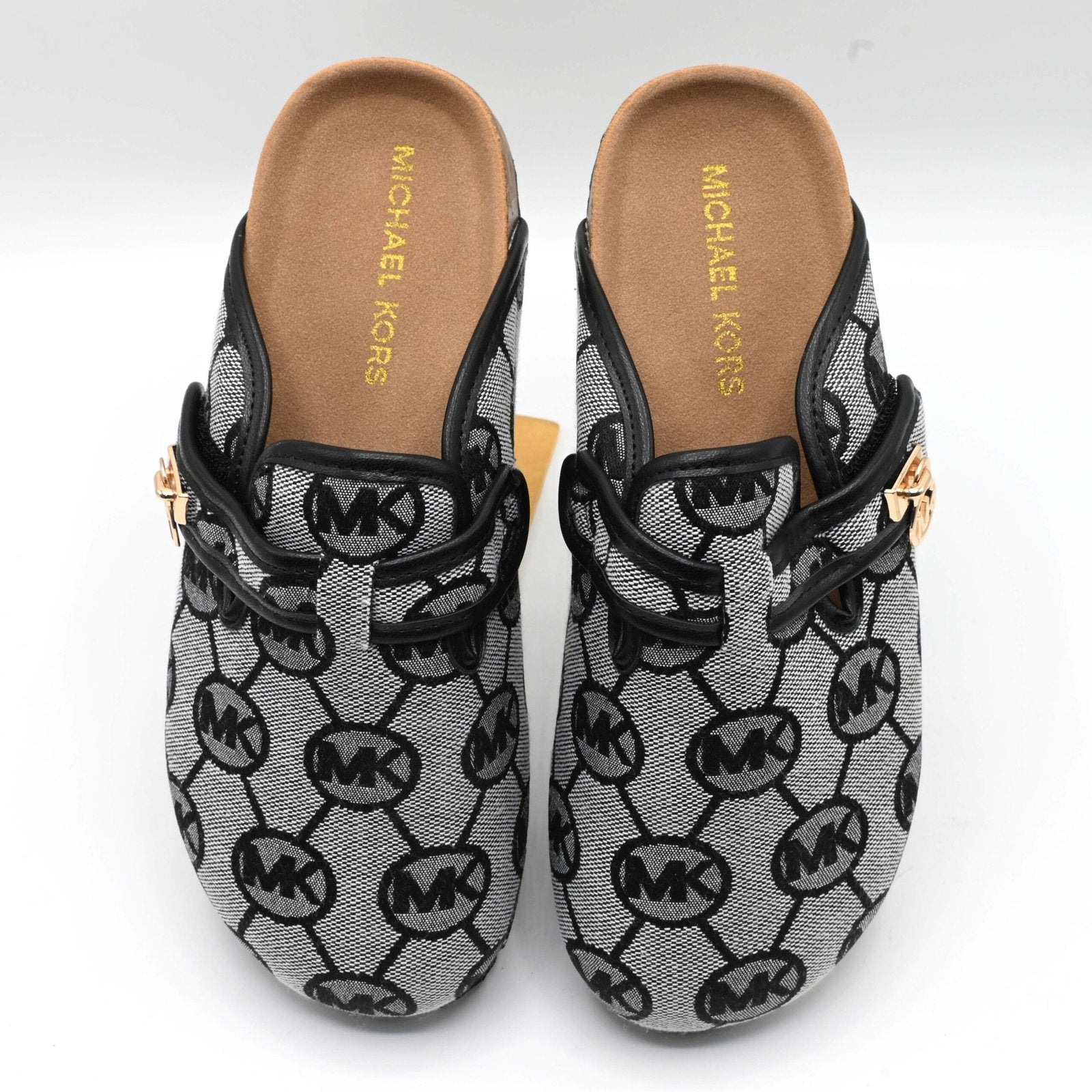 M k PUMPS Black (4)