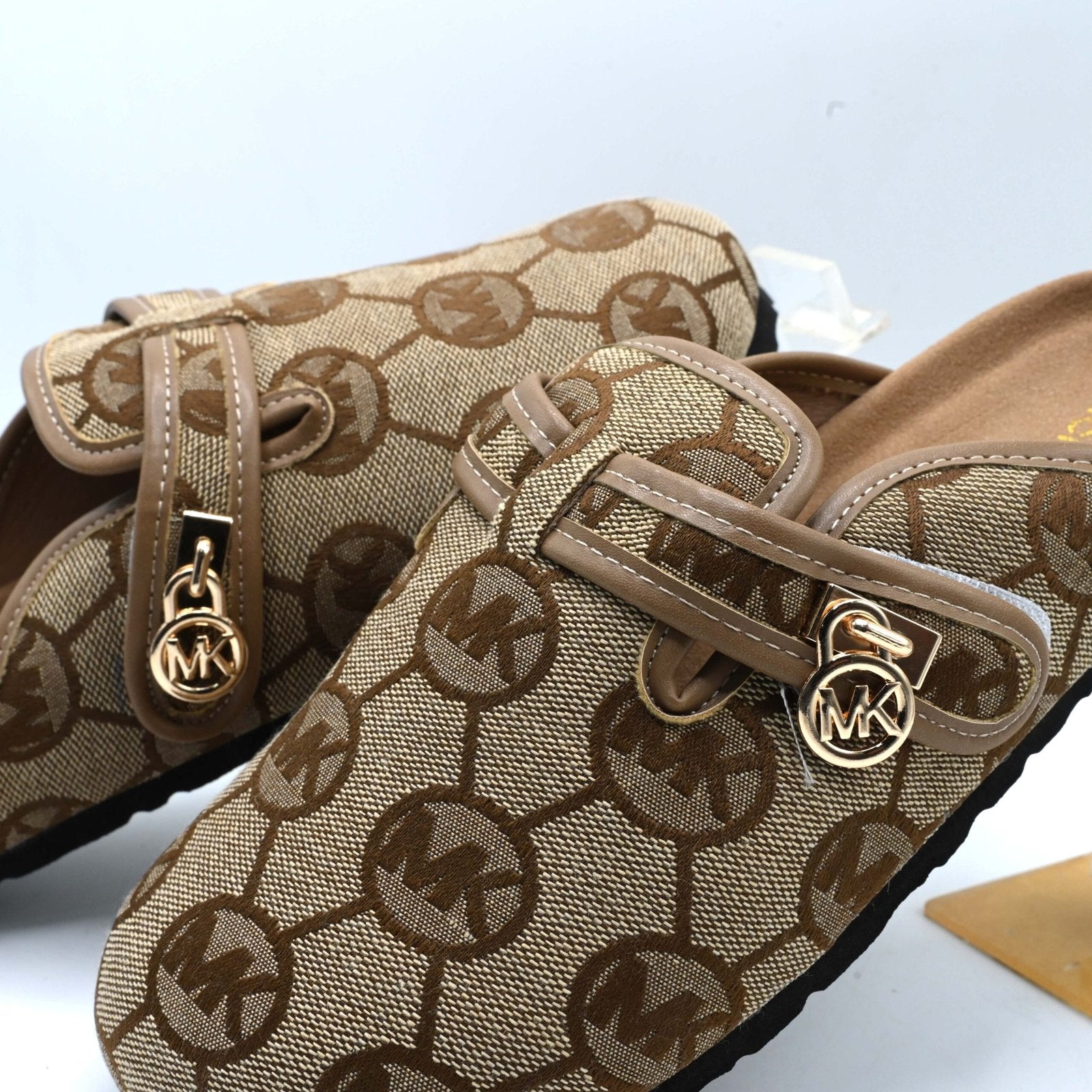 M k PUMPS Golden (5)