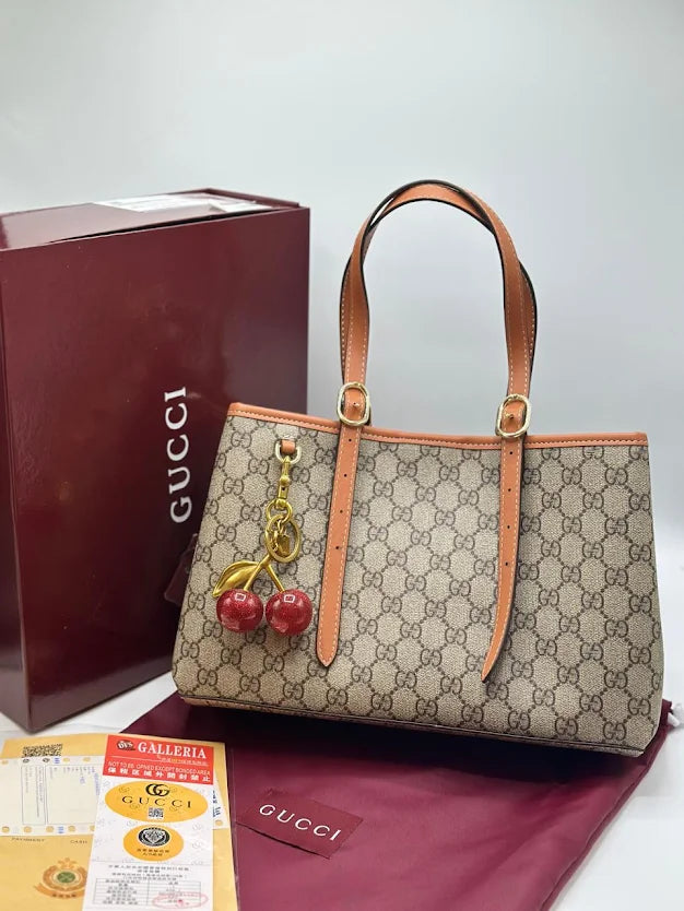 GG MBLEM MEDIUM TOTE BAG Beige
